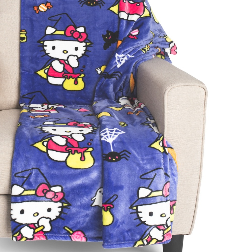 Hello Kitty Witch Halloween throw